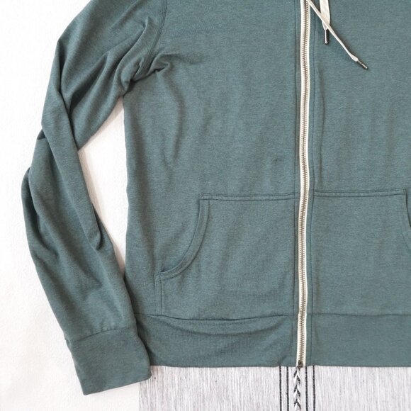 Vuori Women's Halo Performance Hoodie in Marsh - XS - Picture 10 of 10